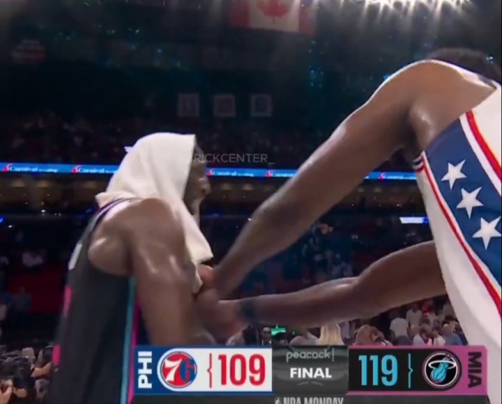 开云体育官网-好兄弟打你怎么了？恩比德&amp;热巴赛后热聊掐喉 前者：我根本没犯规